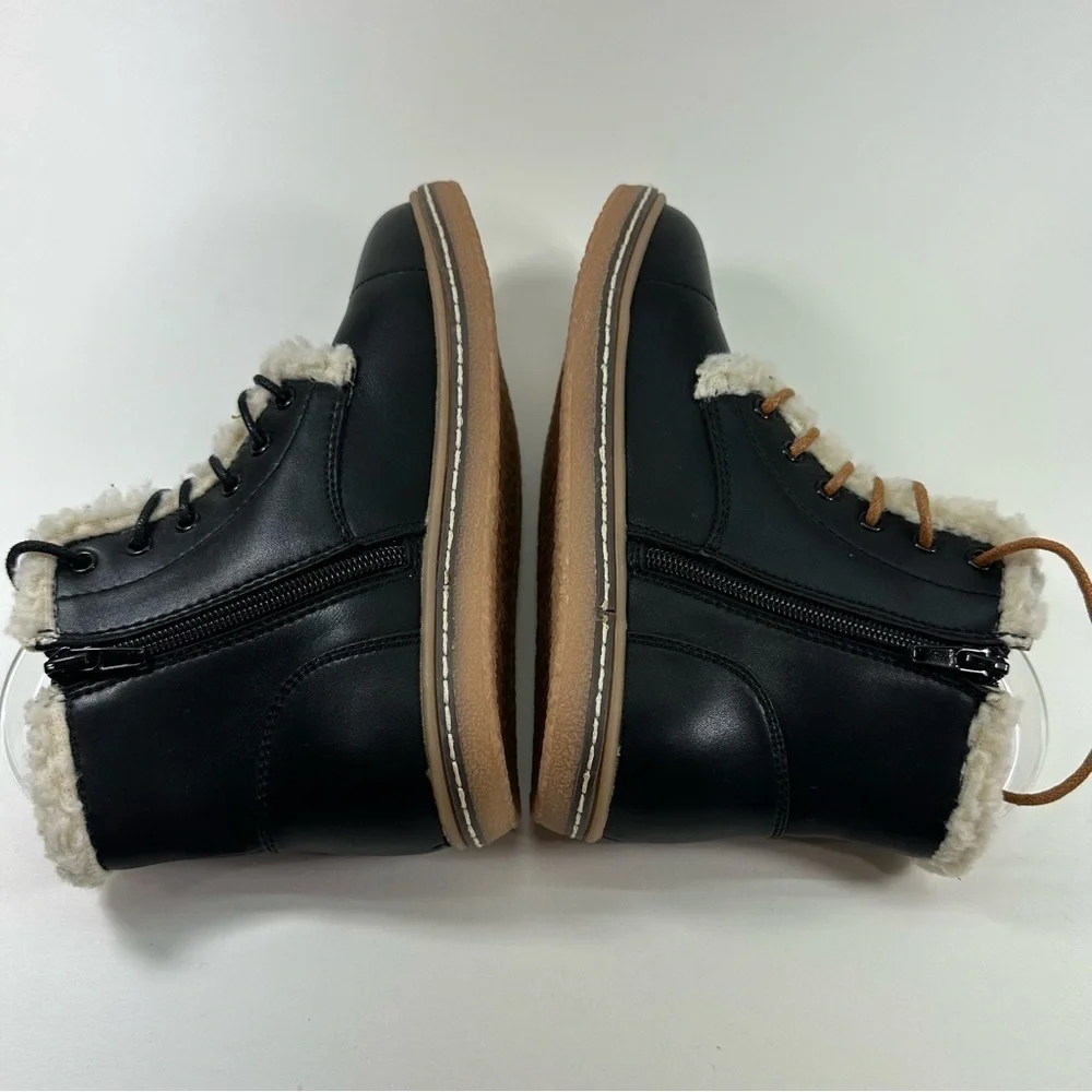 NWOT Hoo Aubrey’s Faux Fur Lace Boots Kids Size 5 Black